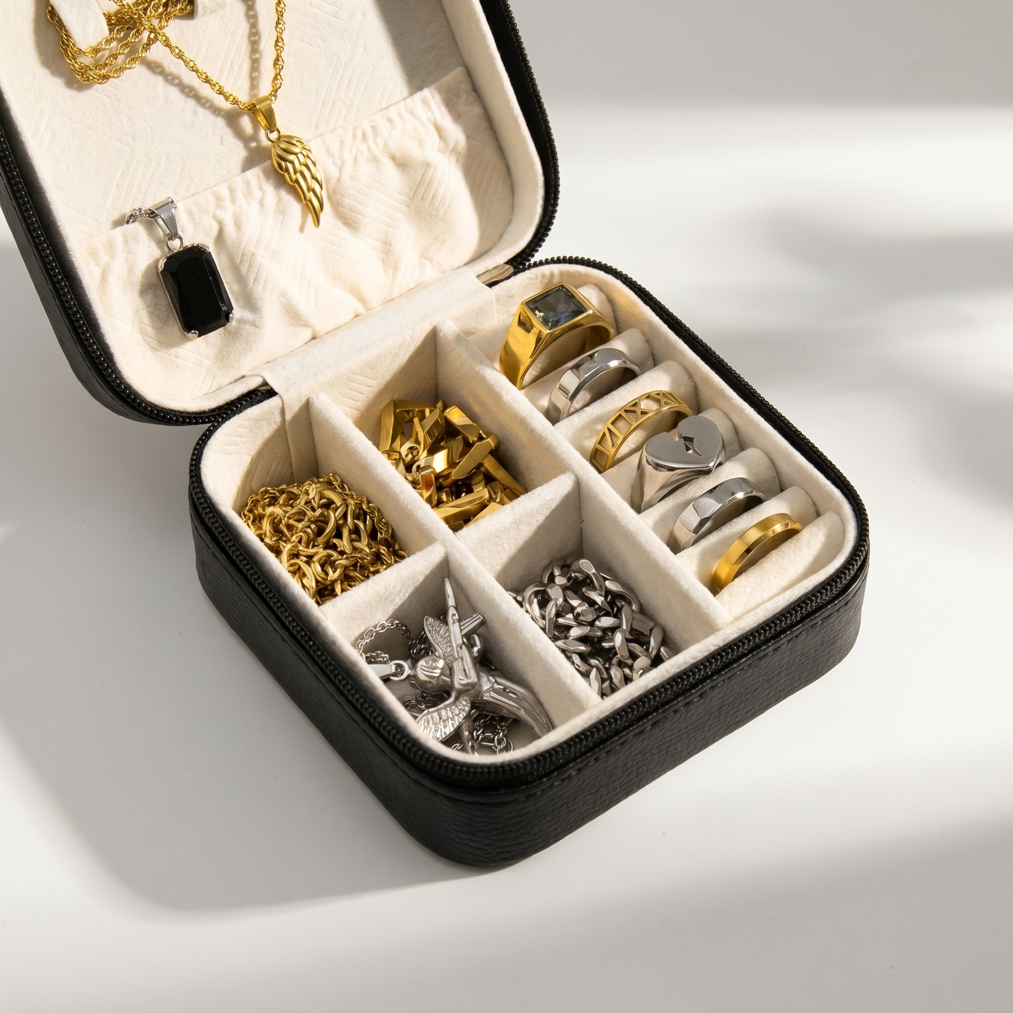 Eluzo Travel Box